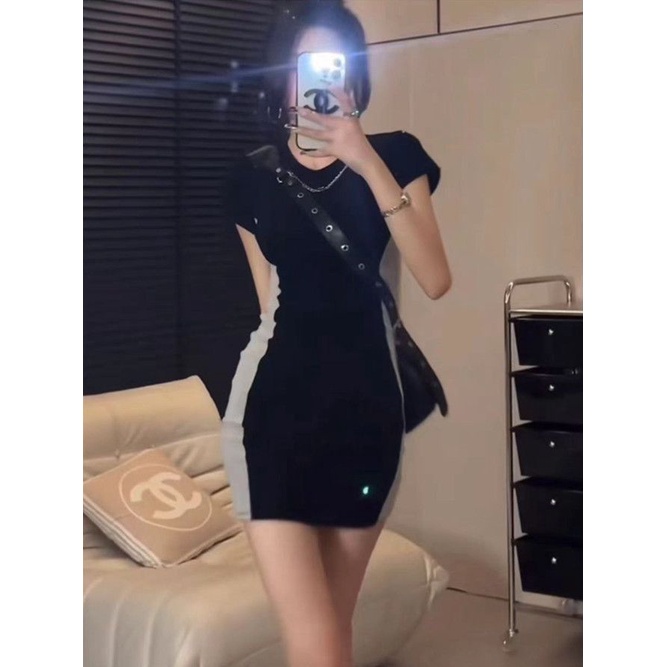 Chân Váy Xẻ Tà Ôm Dáng Màu Sắc Tương Phản Thời Trang Cho Nữ