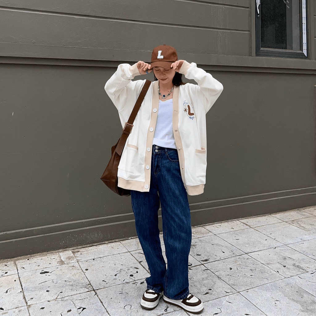 Áo Khoác Cadigan Nữ Vải Nỉ Dày Mịn Phối Viền Túi Vuông In Chữ Kiểu Dáng Trẻ Trung NEW UNISEX