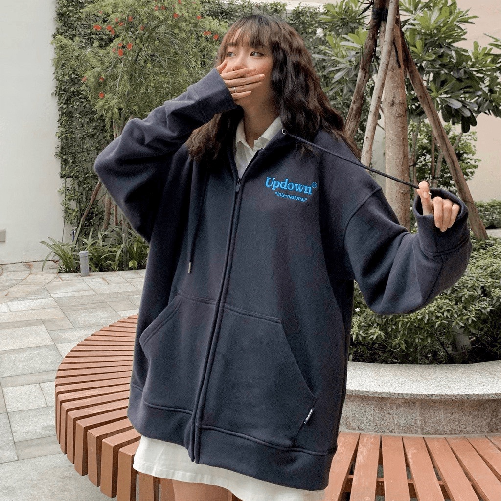 Áo Khoác Nỉ Nữ Khóa Kéo Có Nón Lớn Phối Dây Rút In Chữ Màu Form Rộng Kiểu Dáng Hàn Quốc NEW UNISEX