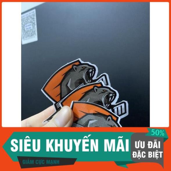 FREE Logo tem Sticker Trending Báo Team kích thước 7,6x5,3cm đen cam dán xe điện thoại,  nón bảo hiểm,... tùy thích