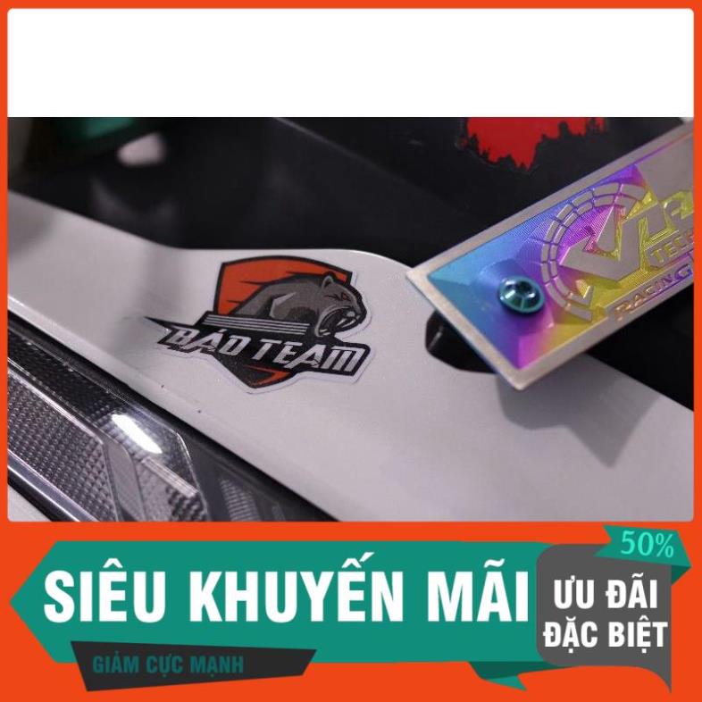 FREE Logo tem Sticker Trending Báo Team kích thước 7,6x5,3cm đen cam dán xe điện thoại,  nón bảo hiểm,... tùy thích