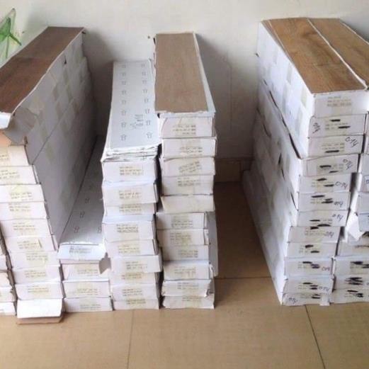 Sàn Nhựa Giả Vân Gỗ Sẵn Keo Tự Thi Công Dày 2mm Hàng loại 1 sàn nhựa bóc dán