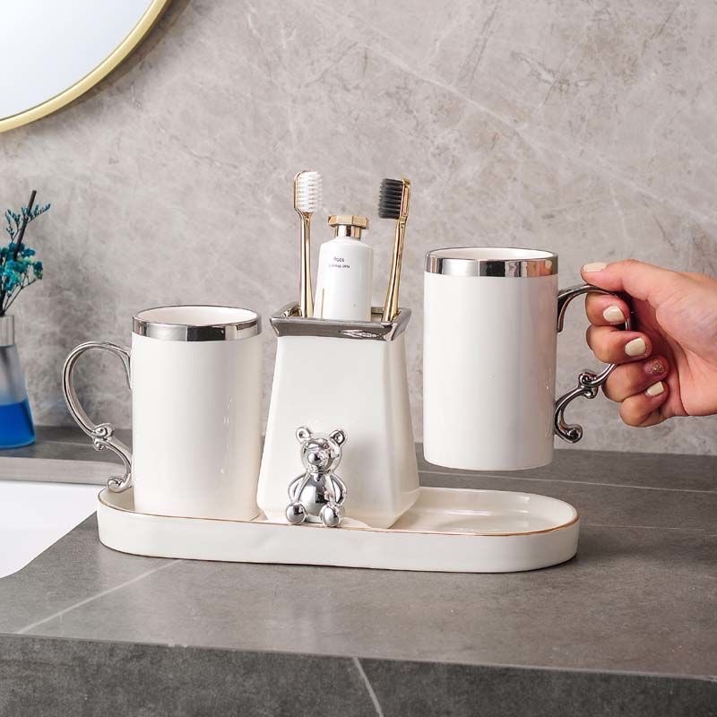 ( có sẵn) Bộ cốc đánh răng, cốc cắm bàn chải kèm khay sứ trắng viền bạch kim cao cấp