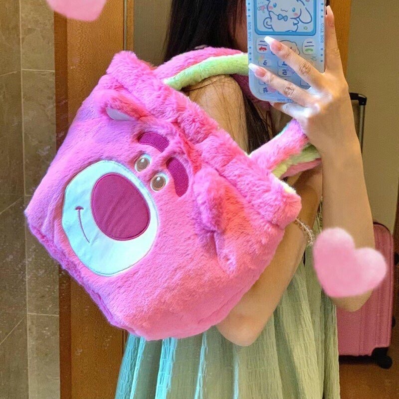 Túi đeo chéo gấu dâu lotso hồng phủ lông nhung mềm mại dễ thương De Perier