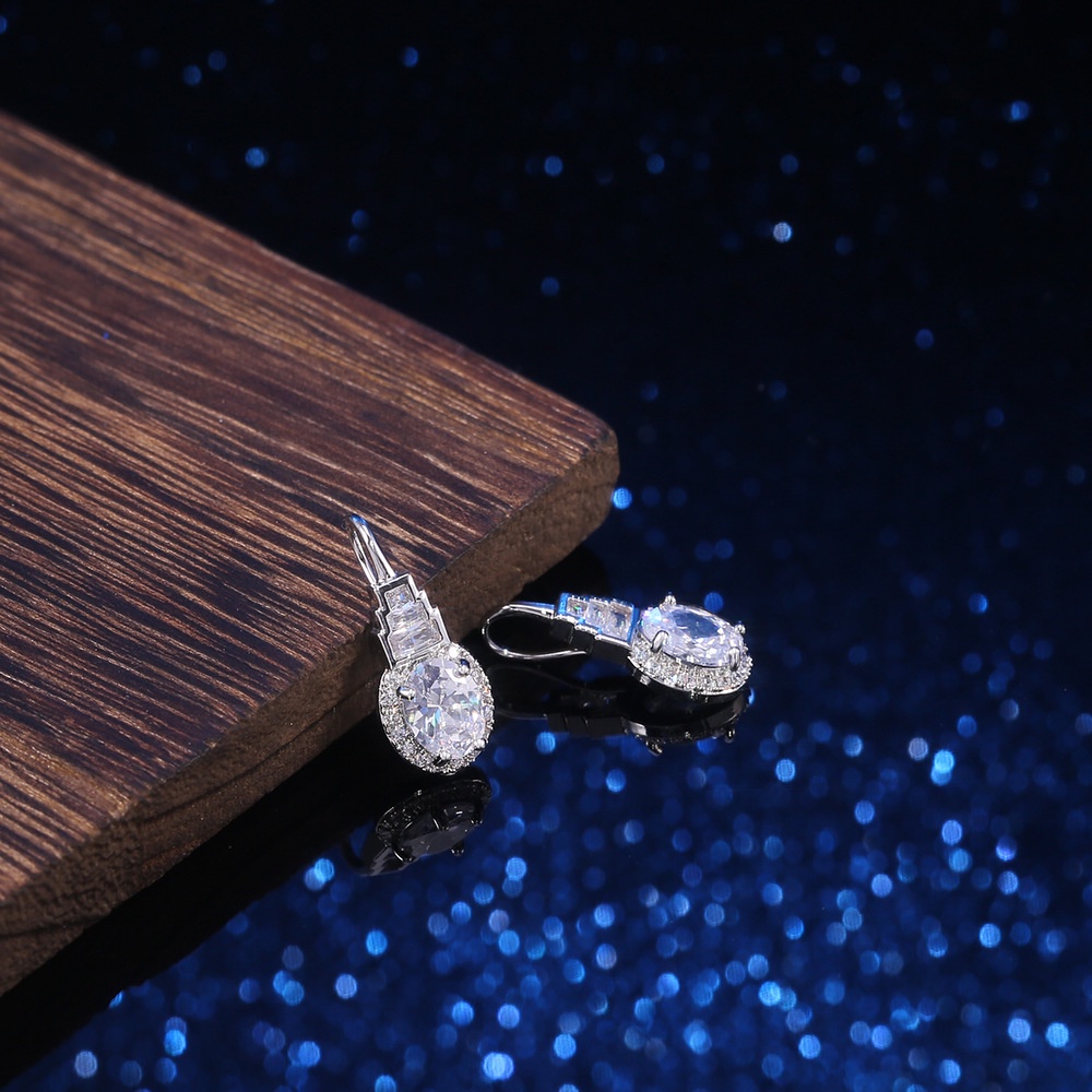 Bán Chạy Khuyên Tai Khảm Đá Zircon Hình Móng Vuốt Trang Trí Cùng Phong Cách