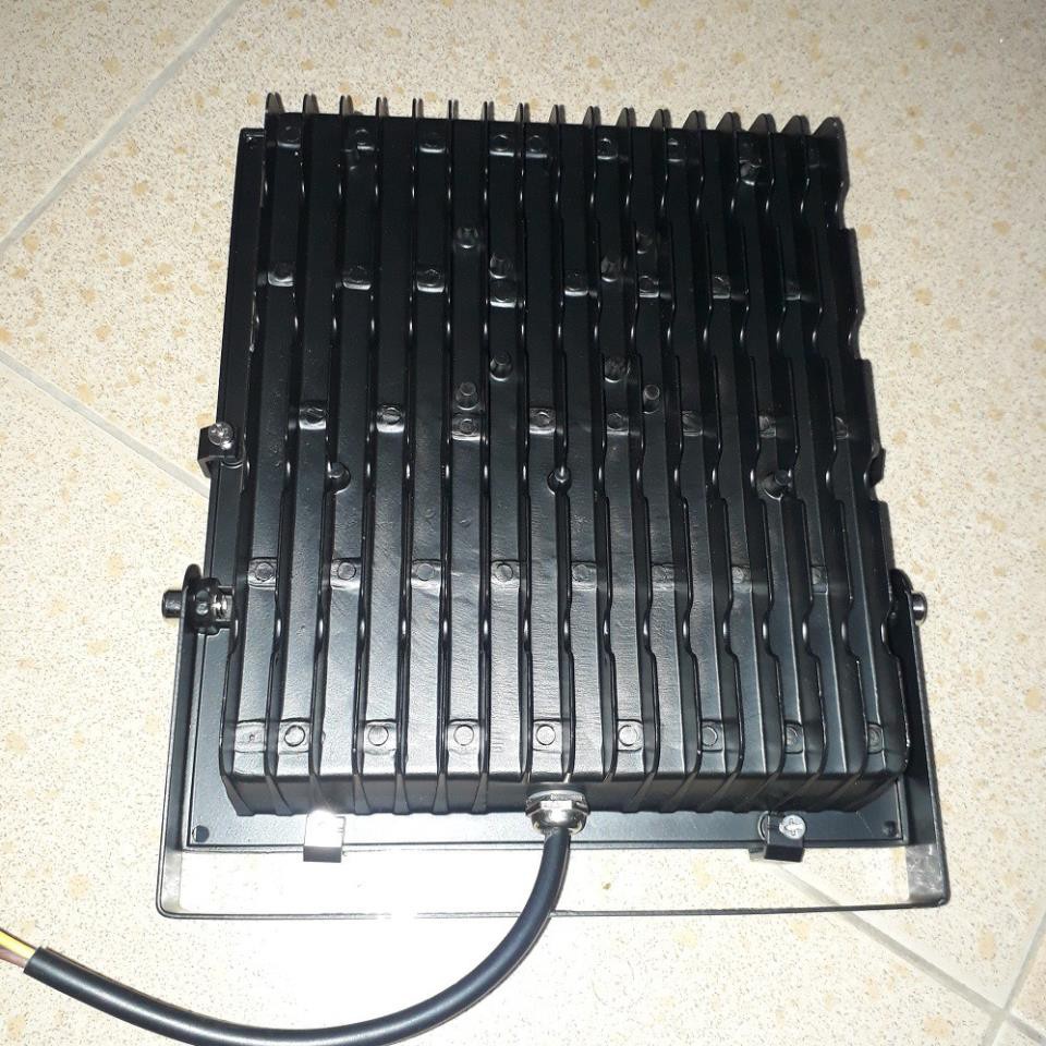 Đèn pha siêu sáng bóng LED  10w, 20w, 30w ,50w, 100w