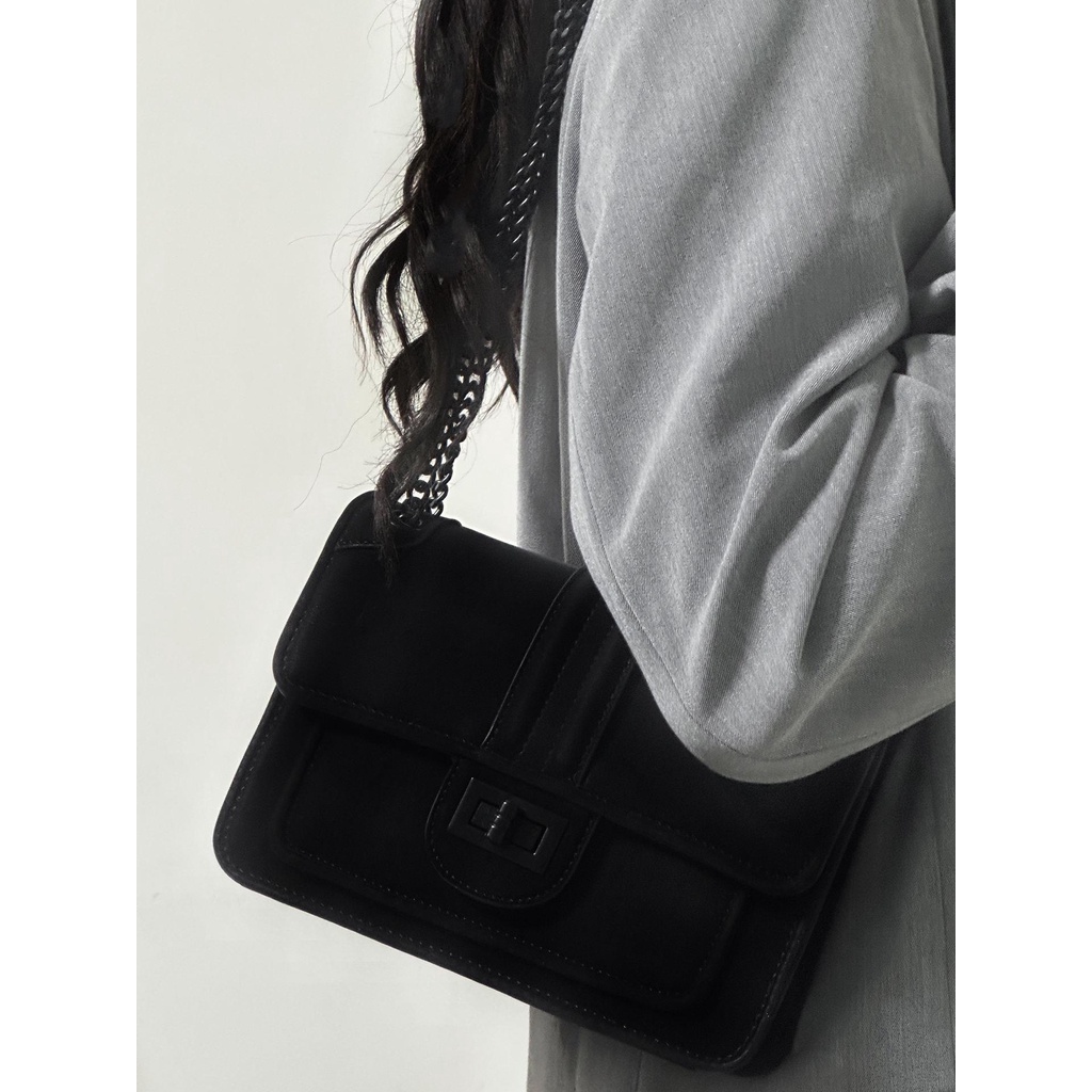 Túi Xách Đeo Vai Hình Vuông Cỡ Nhỏ Phối Dây Đeo Sợi Xích Thời Trang 2023 Sang Trọng