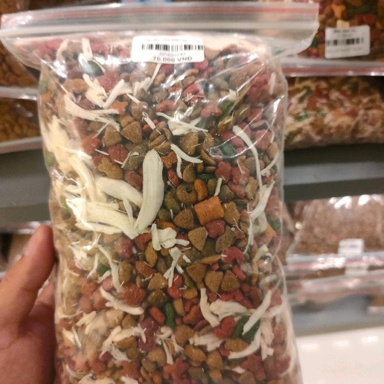 Thức ăn mix  hạt và ức gà cho mèo