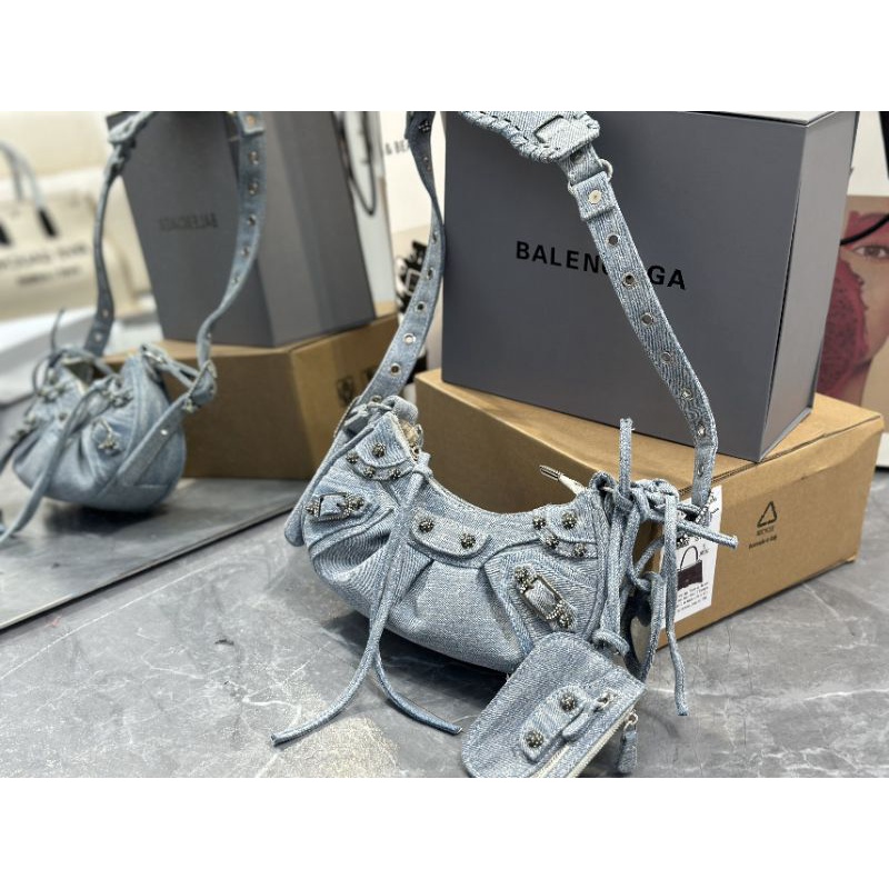 Túi xách nữ chất vải bò denim sz25cm phụ kiện đính đá sáng choang fullbox