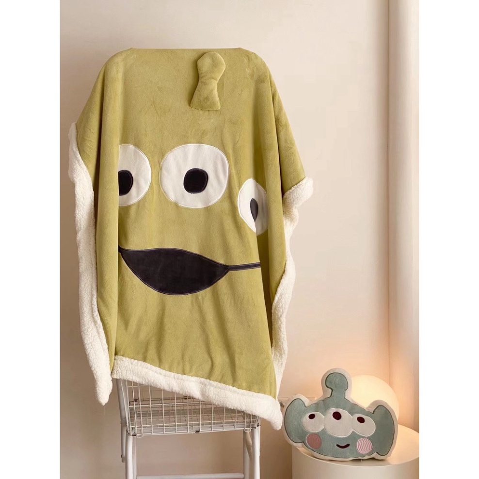 Chăn Lông Cừu Disney KT 1m5x2m Nặng 1.5 Kg Tặng Kèm Gối Bông Cùng Bộ