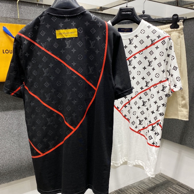 Áo phông nam nữ Premium Cotton dập vân hoa chữ Eo Vì monogram bán cầu vạch kẻ đỏ nửa áo thêu logo Cực Chất | BigBuy360 - bigbuy360.vn