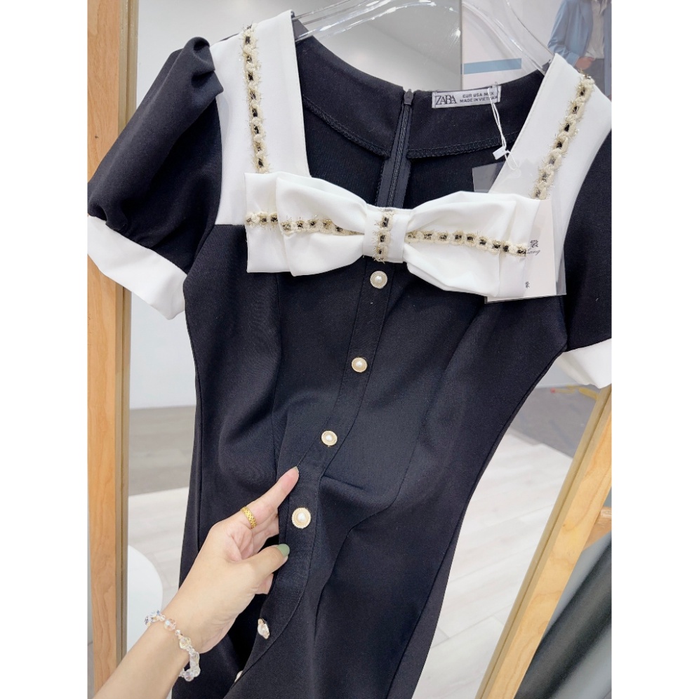 Váy Thiết Kế Dáng Dài Cổ Vuông, Đính Nơ Ngực, Chất Tuyết Mưa Siêu Sang