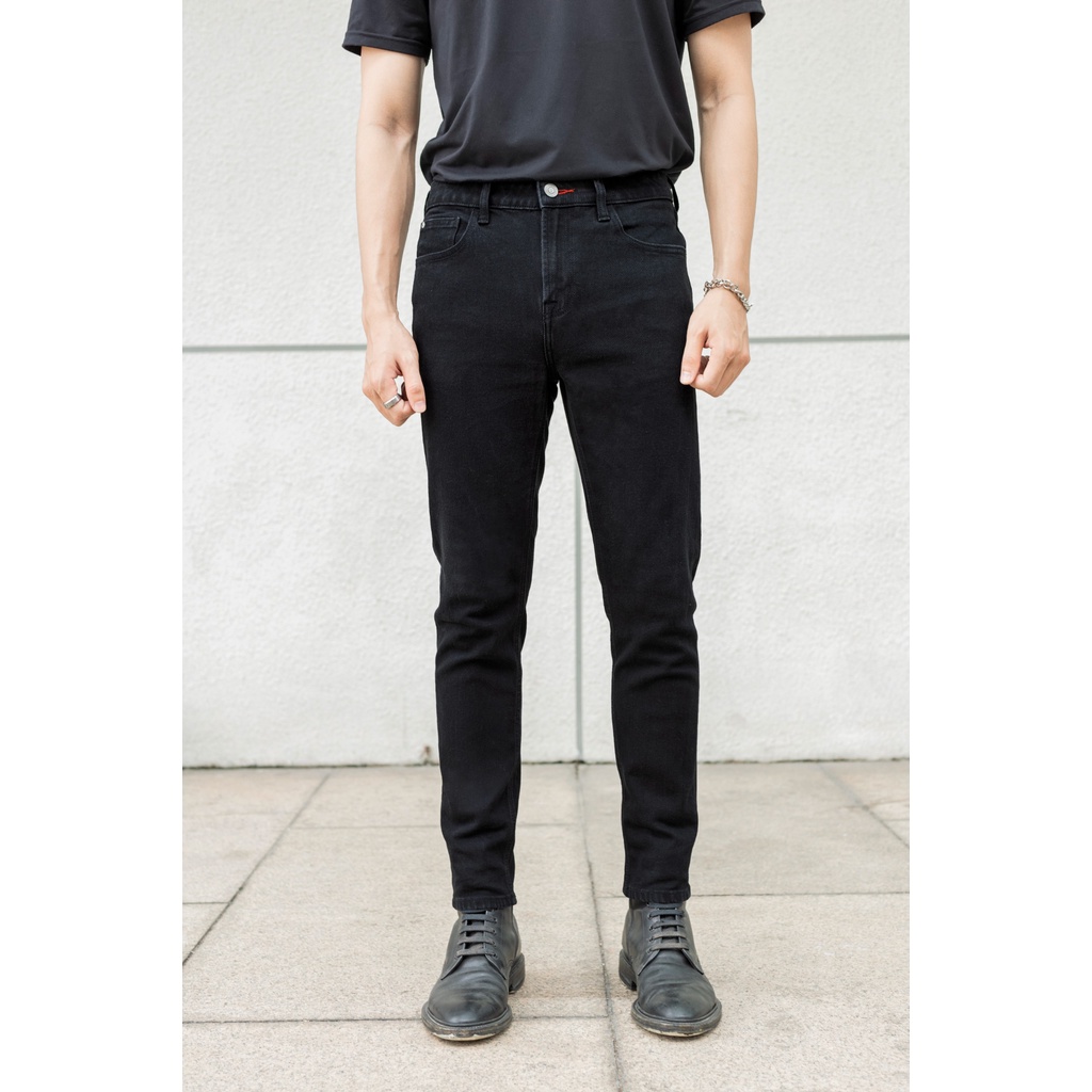 Quần Jeans Nam Dáng Slim Fit Màu Đen Phối Chỉ Đỏ. Red Thread Black Slim Fit Jeans - 222MD4082B1090