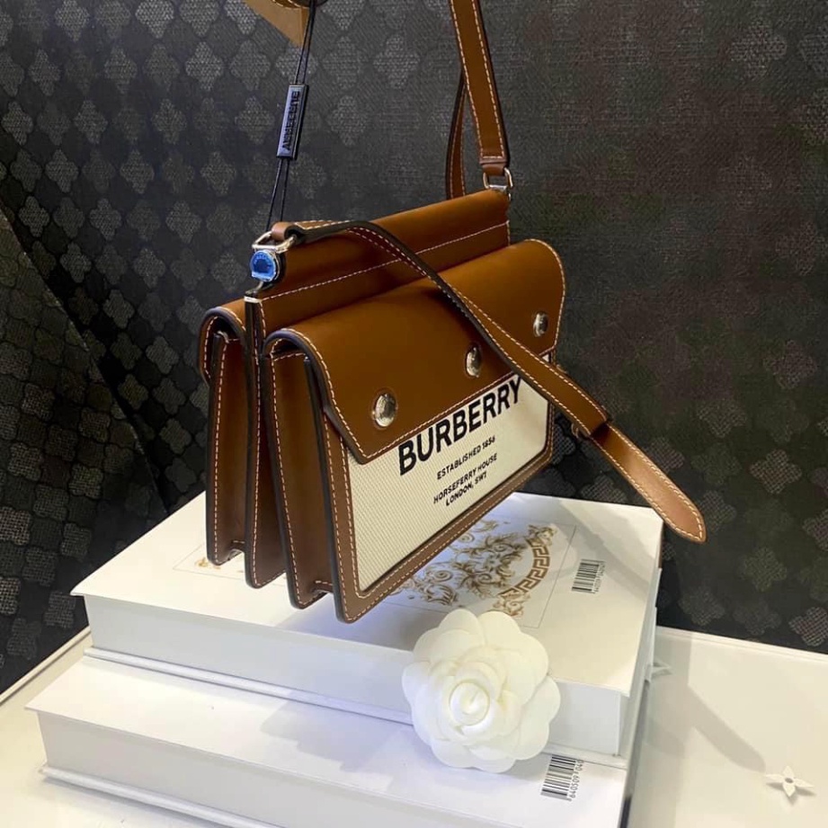 Túi Xách Burberr  Horseferry 1856,Size 20, Chất Liệu Canvas phối da cừu, Màu nâu sáng,Full box nam châm, Bh 12 tháng