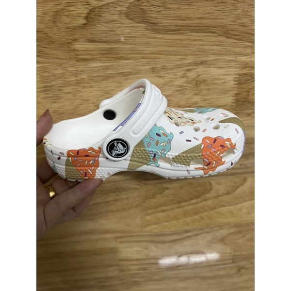 Sục loang nữ trẻ em