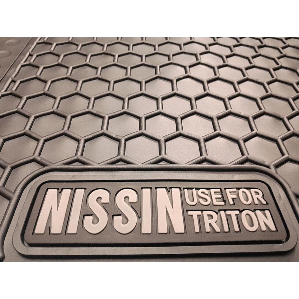 Thảm Lót Sàn Mitsubishi Triton bộ 2 hàng ghế nguyên khối cho xe thương hiệu Nissin