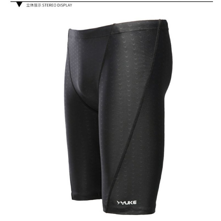 Quần bơi nam lửng màu đen ánh vảy cá Yuke YY1259 có dây rút, vải lót bên trong.