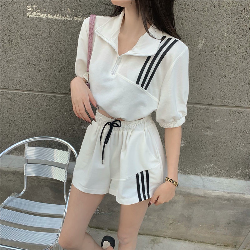 Set Đồ Thể Thao Ngắn Tay Form Rộng Họa Tiết Kẻ Sọc Thời Trang Mùa Hè Cho Nữ Sinh