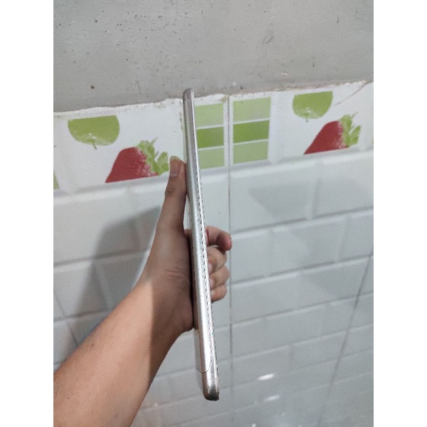 Xác điện thoại kiêm máy tính bảng cũ Huawei Mediapad T3 KOB-L09  nứt kính