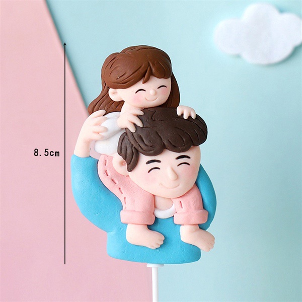 Trang trí gốm mềm bố áo xanh cõng con gái quần hồng