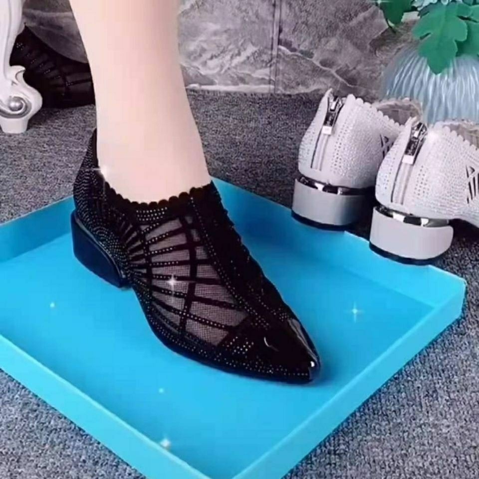 [Hàng Chính Hãng] Giày Sandal Mũi Nhọn Đế Thấp Bằng Da Thật Đính Đá Phối Lưới Thoáng Khí Thời Trang Cho Nữ