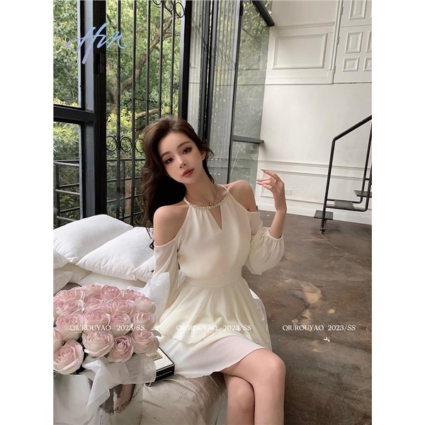 Đầm Chiffon Trễ Vai Phối Bèo Màu Trắng Phong Cách Pháp Thời Trang Mùa Hè Hàng Mới 2023 Dành Cho Bạn Nữ