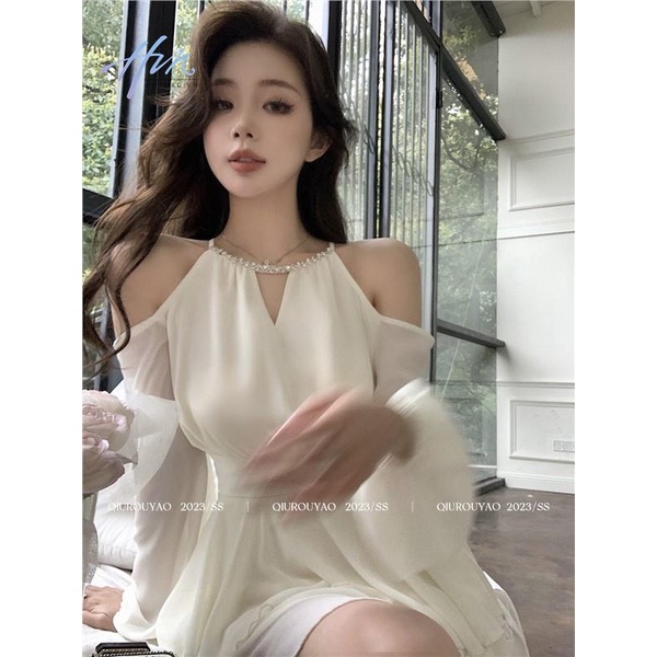 Đầm Chiffon Trễ Vai Phối Bèo Màu Trắng Phong Cách Pháp Thời Trang Mùa Hè Hàng Mới 2023 Dành Cho Bạn Nữ