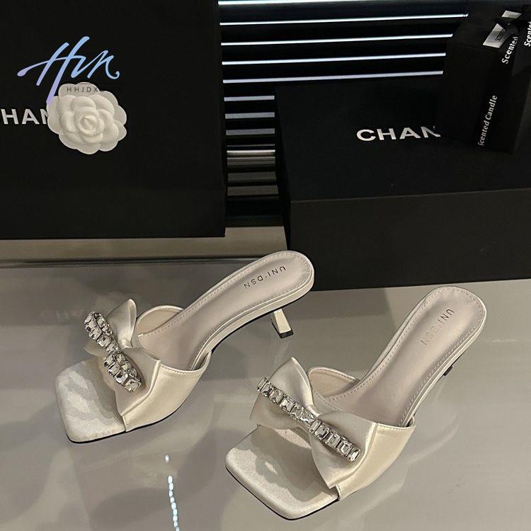 Giày Sandal Cao Gót Mũi Vuông Đính Nơ Xinh Xắn Thời Trang Cho Nữ