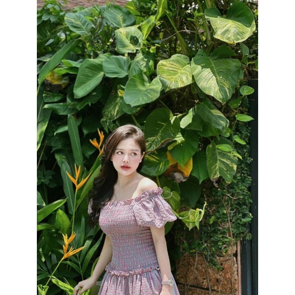 Đầm maxi caro nhúng ngực tay bồng