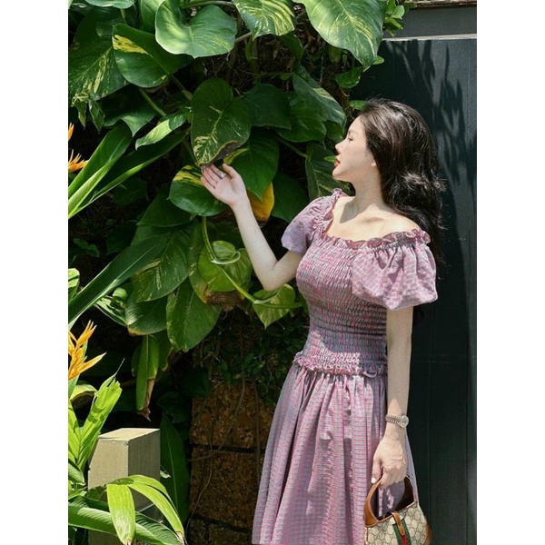 Đầm maxi caro nhúng ngực tay bồng