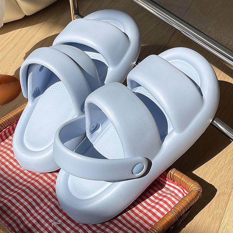 Dép cao Người phụ nữ đi dép lê cao hơn dưới đáy dày
