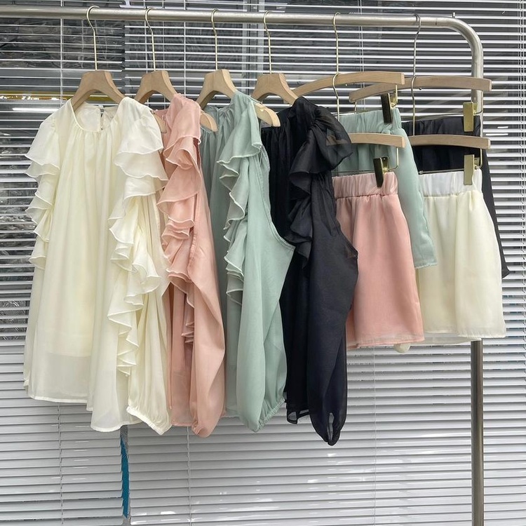 Set áo Tơ dài tai vai rơi quần sooc cạp chun Tấm Clothes