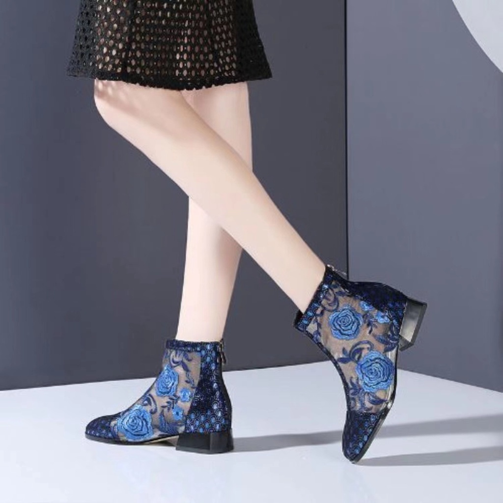Giày Bốt Da Đế Bằng Phối Lưới Thêu Hoa Xinh Xắn Thời Trang Xuân Hè Cho Nữ