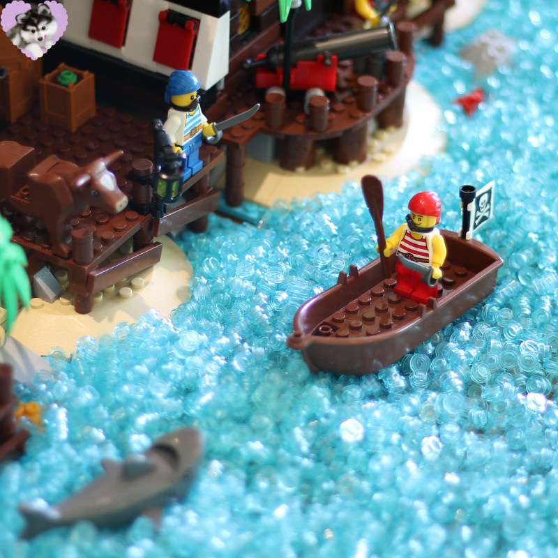 Bộ Đồ Chơi Lắp Ráp Lego Tàu Cướp Biển Hogwarts Old Bucket Hut Barracuda Bay Pirate