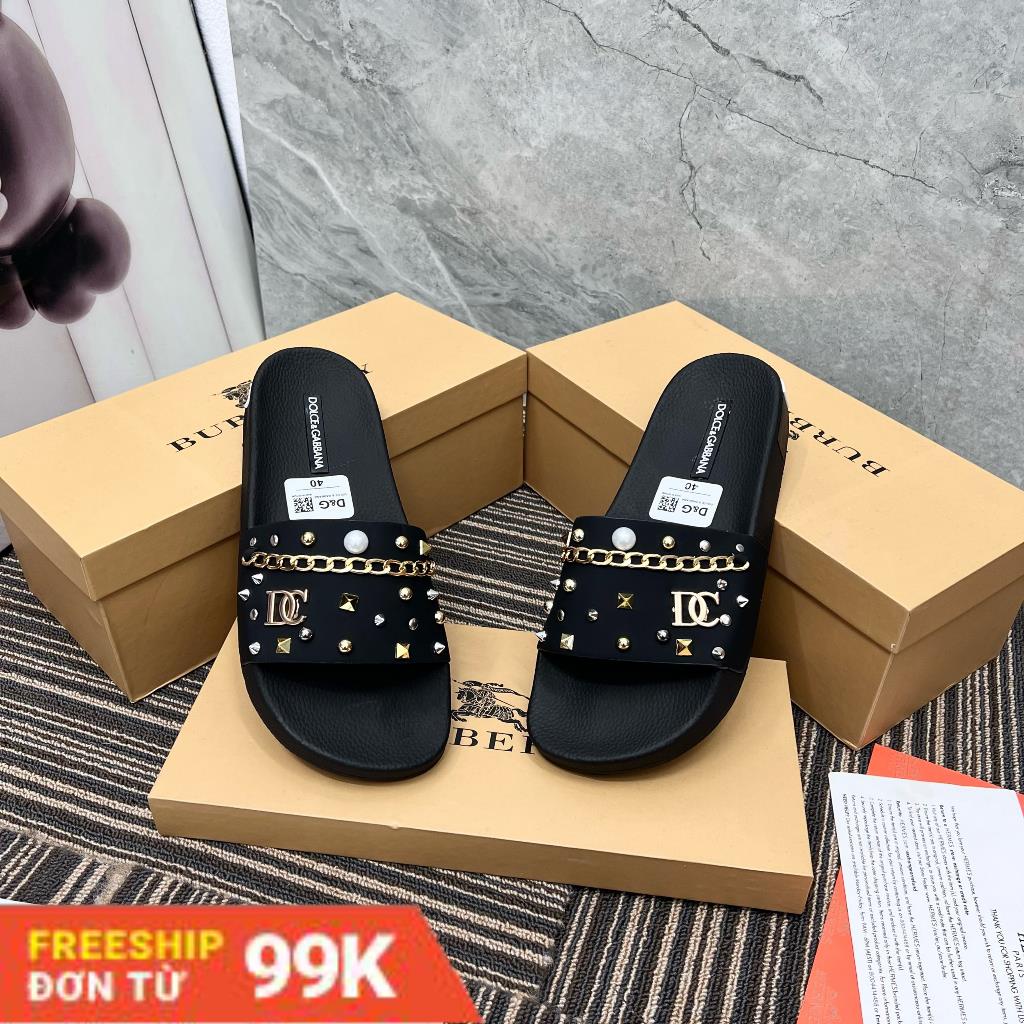 🏴󠁧󠁢󠁳󠁣󠁴󠁿 dép D G xích gắn đinh Hàng đẹp nó khác bọt thật ae ạ. Đầm chắc bền bỉ mời ae thẩm độ nét của e mới nhất  ạ