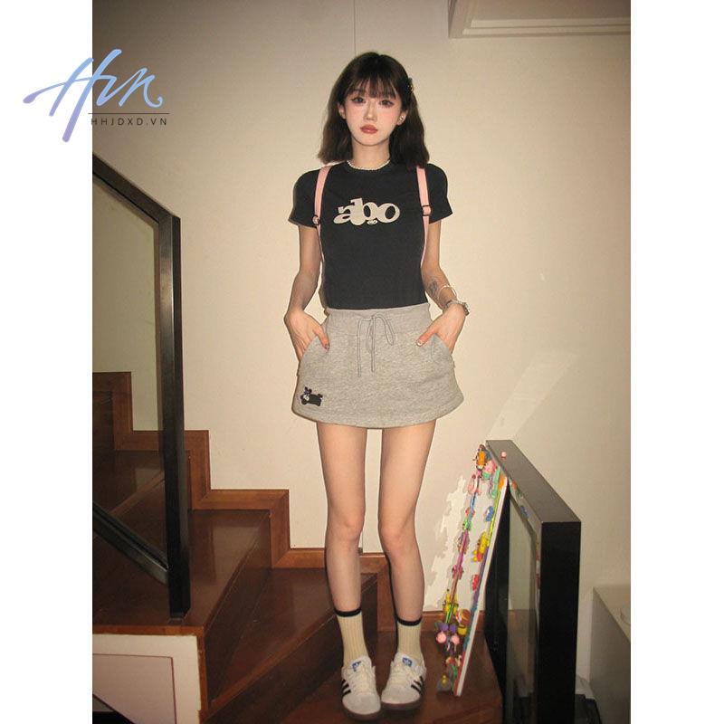 Set Áo Thun Ngắn Tay Hở Vai Màu Xanh Navy + Chân Váy Xám Thời Trang Hè 2023 Phong Cách Preppy Mới