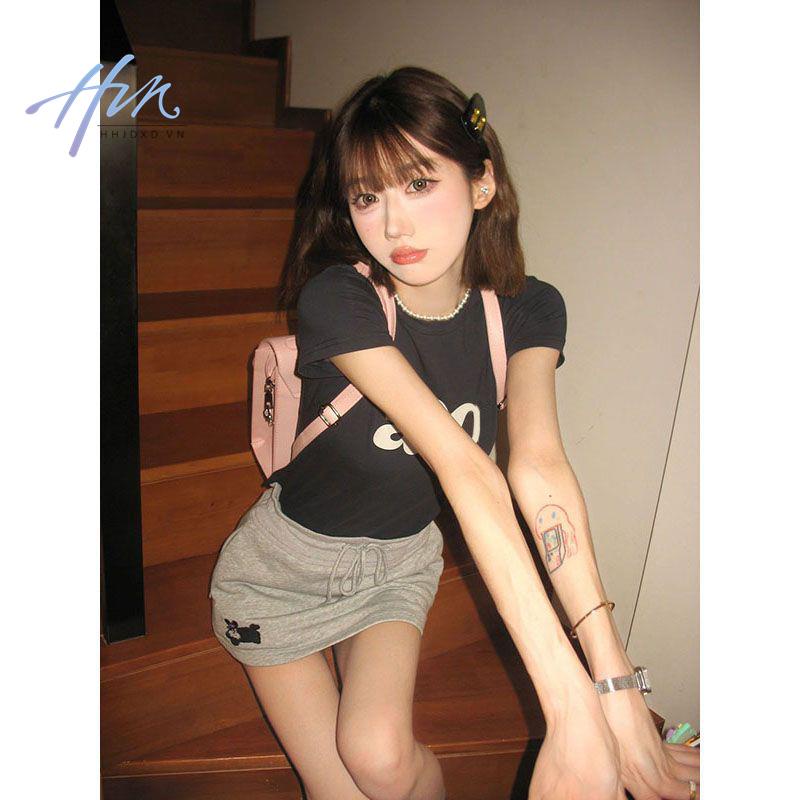 Set Áo Thun Ngắn Tay Hở Vai Màu Xanh Navy + Chân Váy Xám Thời Trang Hè 2023 Phong Cách Preppy Mới