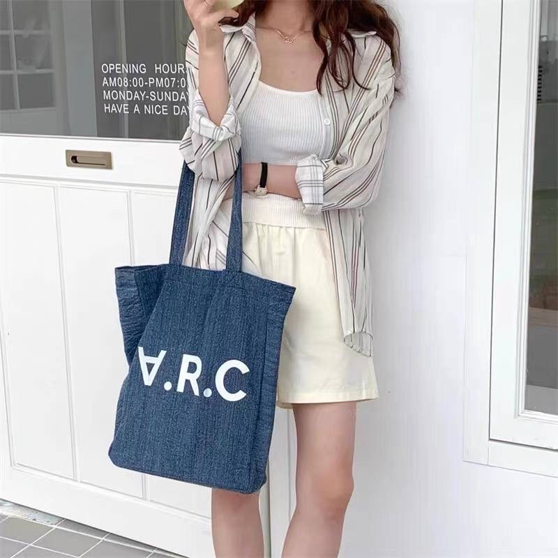 Túi tote jean đeo vai chữ ARC 30x38x8 - T402
