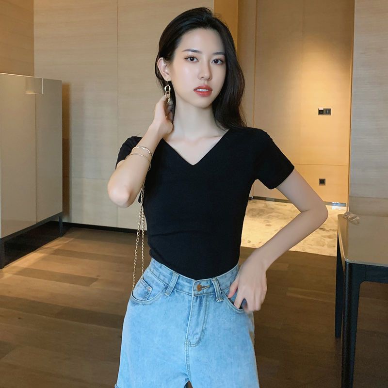 Áo Thun Nữ Ngắn Tay Cổ Chữ v Màu Đen Thời Trang