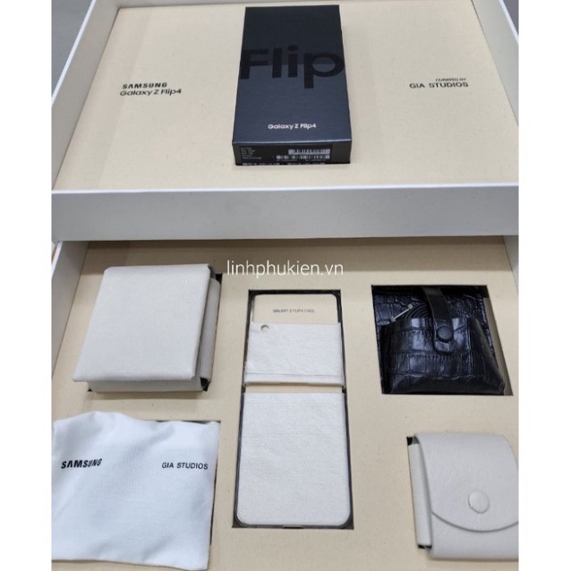 Điện thoại Samsung Galaxy Z Flip4 5G Flex Mode Collection Flip 4 Gia Studio - Hàng Chính hãng - New Seal BH 12 tháng