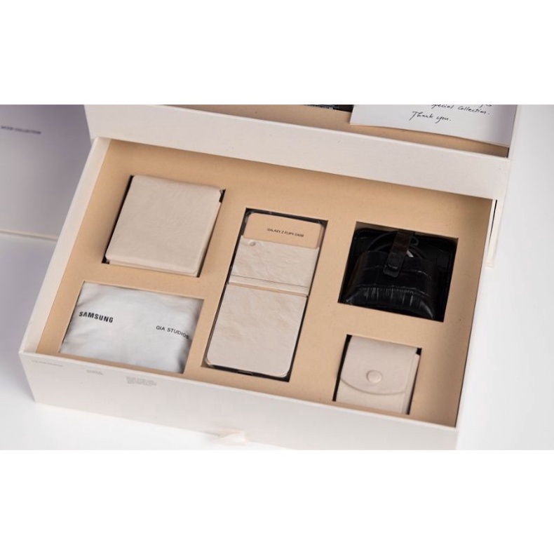 Điện thoại Samsung Galaxy Z Flip4 5G Flex Mode Collection Flip 4 Gia Studio - Hàng Chính hãng - New Seal BH 12 tháng