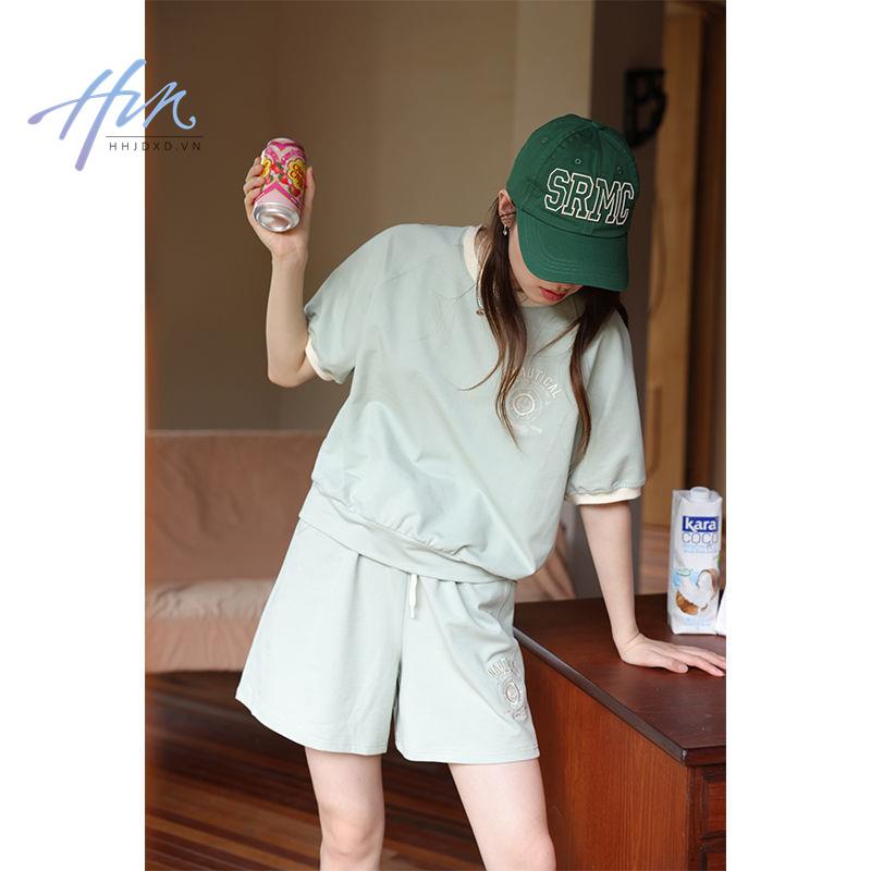 Bộ Áo Thun Thêu Họa Tiết Màu Sắc Tương Phản + Quần Short Co Giãn Phong Cách Thể Thao Thời Trang Mùa Hè Cho Nữ