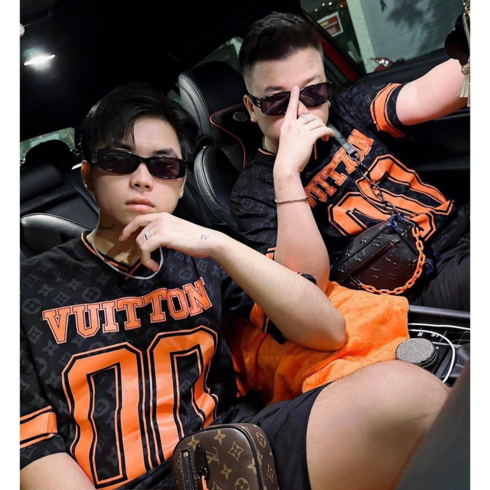 ÁO THUN LOUIS VUITON SPORTY 00 , ÁO THUN LV ĐEN CAM NAM NỮ UNISEX