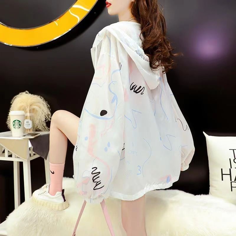 Áo Khoác Chống Nắng Mỏng Có Nón Dáng Rộng In Họa Tiết Graffiti Thời Trang Mùa Hè Phong Cách Hàn Quốc Cho Nữ