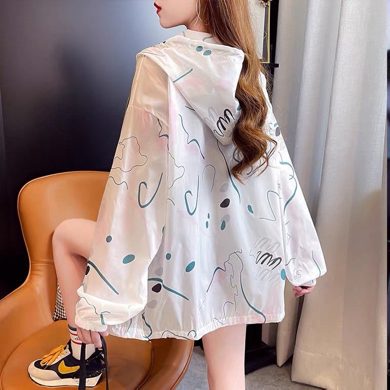 Áo Khoác Chống Nắng Mỏng Có Nón Dáng Rộng In Họa Tiết Graffiti Thời Trang Mùa Hè Phong Cách Hàn Quốc Cho Nữ