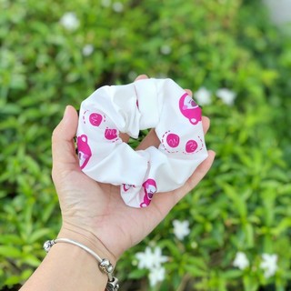 Dây cột tóc scrunchies gấu dâu dễ thương