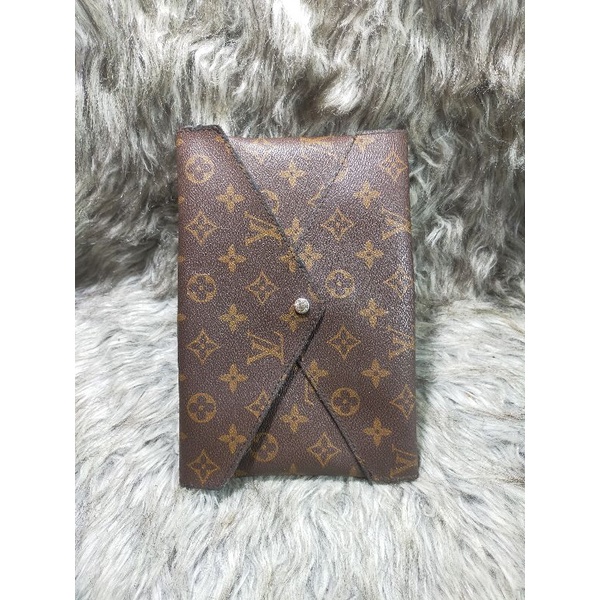 Clutch cầm tay hiệu eo vì