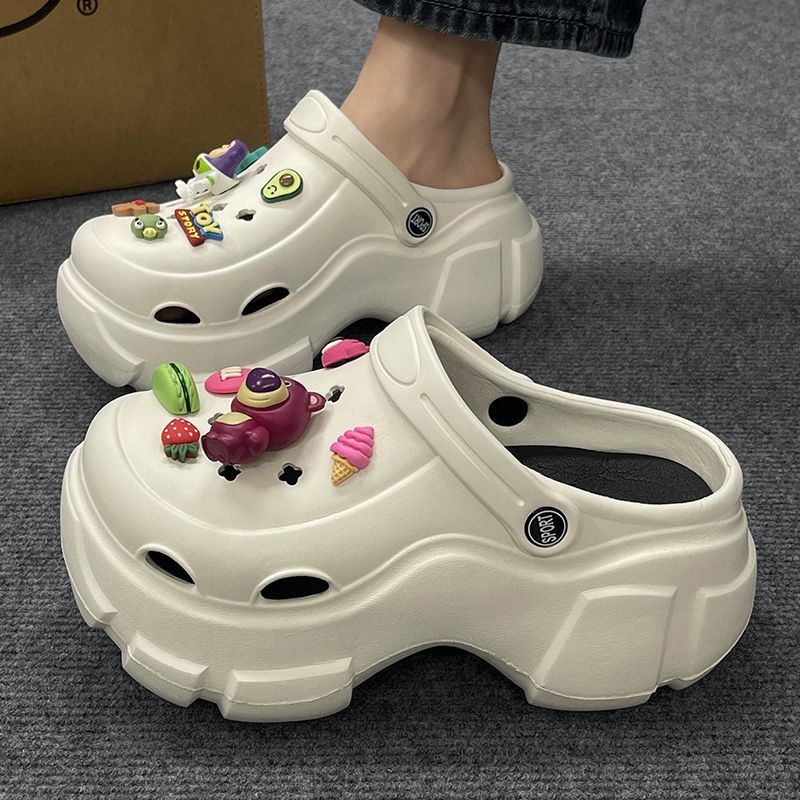 Dép Bít Mũi Đế Dày Tăng Chiều Cao Đục Lỗ Họa Tiết Gấu Dâu Tây Hoạt Hình Thời Trang Mùa Hè Cho Nữ