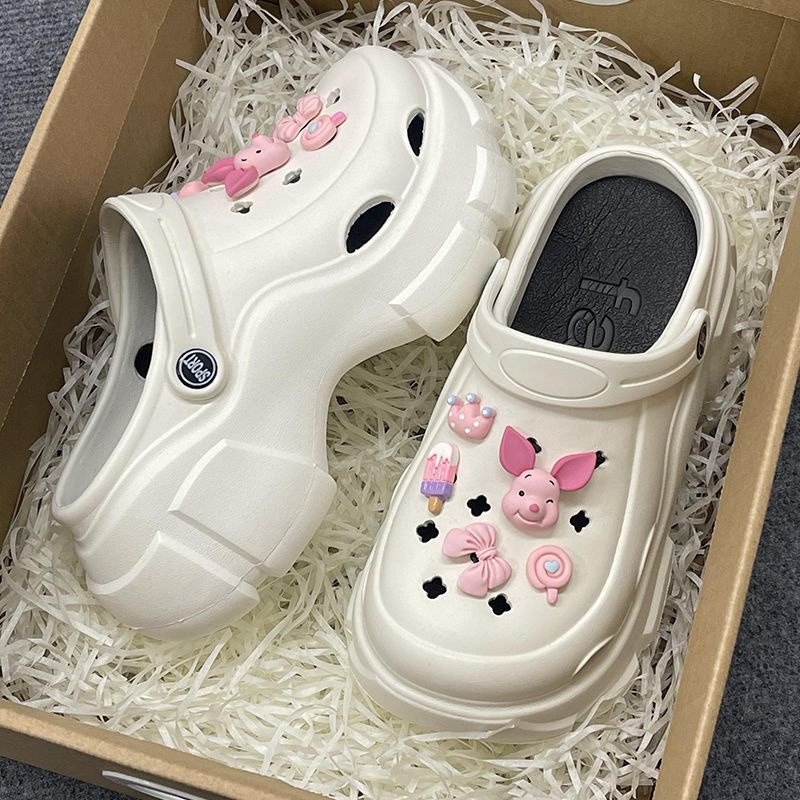 Dép Bít Mũi Đế Dày Tăng Chiều Cao Đục Lỗ Họa Tiết Gấu Dâu Tây Hoạt Hình Thời Trang Mùa Hè Cho Nữ