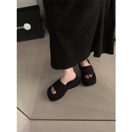 Dép dày đế Dép lê nữ mùa hè đi bên ngoài mẫu mới 2023 dép xỏ ngón giản dị thích hợp đế dày